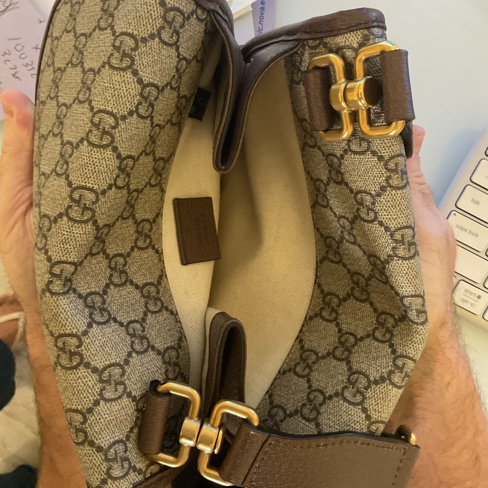 Gucci Beige GG Supreme Messenger Bag with Brown Trim and Green-Red Strap - Picture 7 of 7
